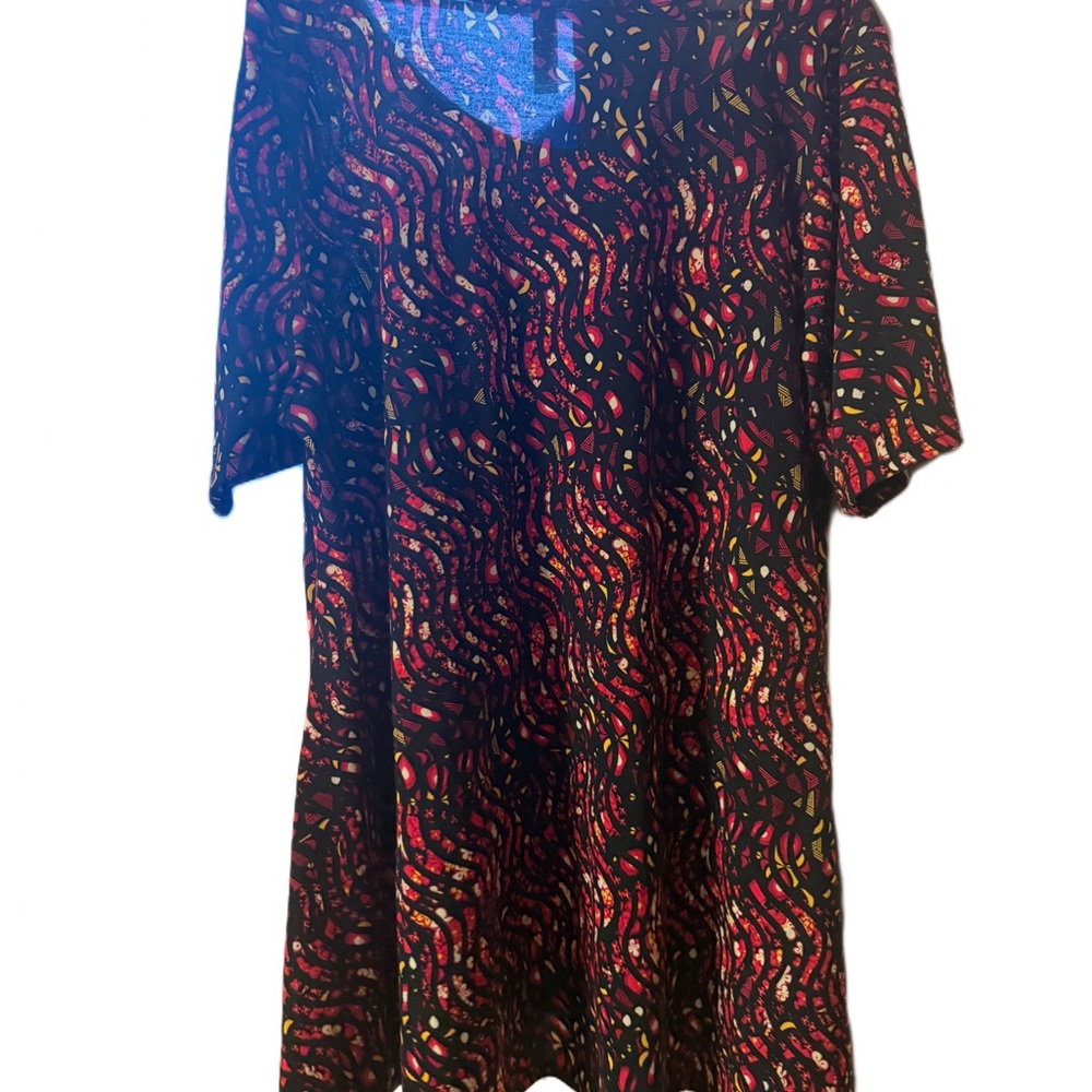 LuLaRoe Black and Red Patterned Tunic - Picture 2 of 2
